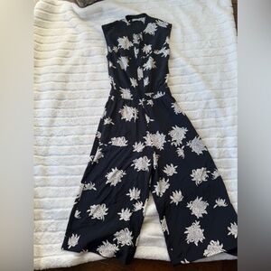 Designer Vince Black and white Floral Jumpsuit Excellent condition!